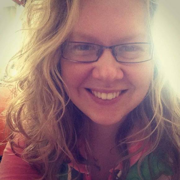 Meet your Posher, Larissa - Picture 1 of 1